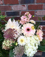 Load image into Gallery viewer, Handtied Bouquet
