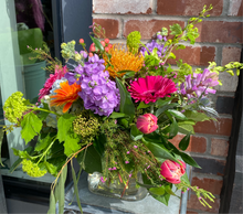 Load image into Gallery viewer, Vase Arrangement - Cube