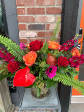 Load image into Gallery viewer, Vase Arrangement