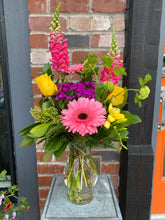 Load image into Gallery viewer, Vase Arrangement