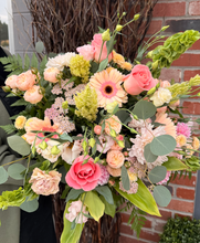 Load image into Gallery viewer, Classic hand-tied bouquet
