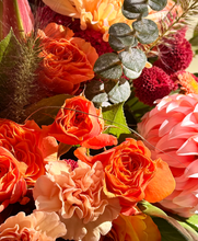 Load image into Gallery viewer, Classic hand-tied bouquet
